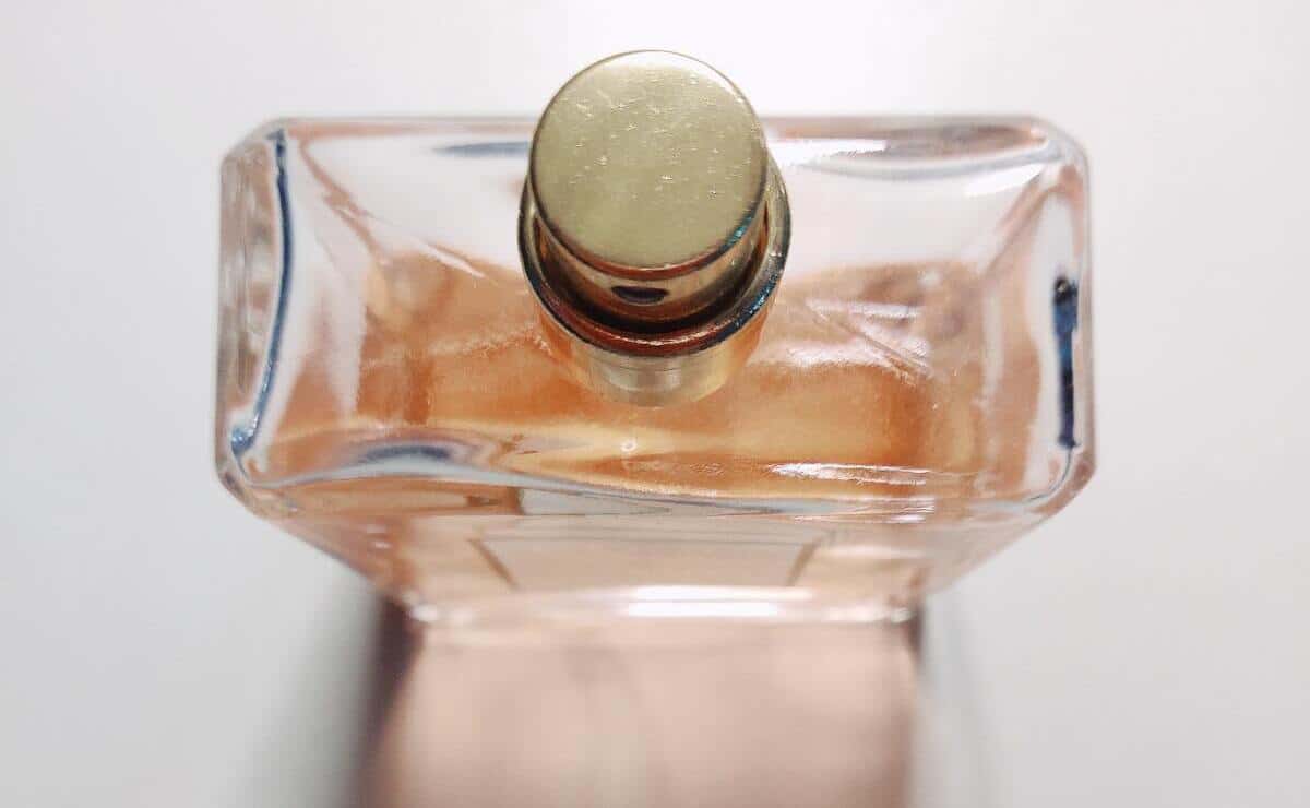 Secretos de expertos: cómo aplicar perfume para que su aroma perdure más tiempo