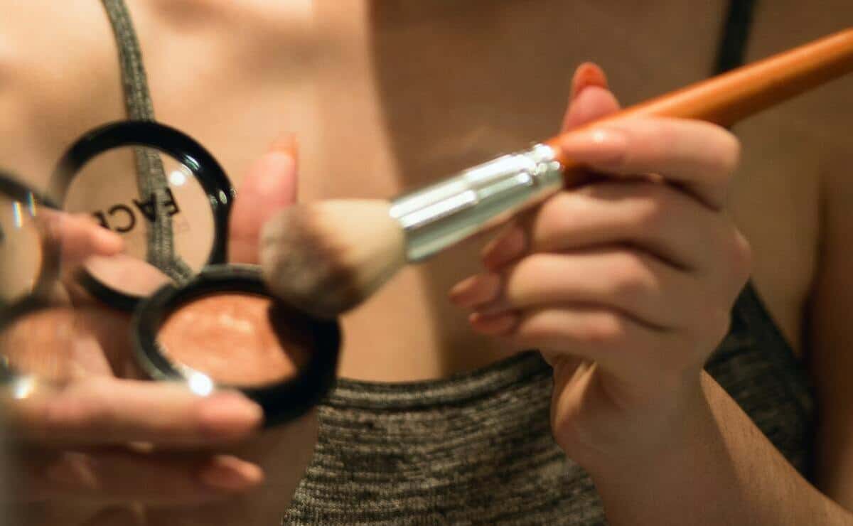 Nunca vuelvas a comprar una nueva brocha de maquillaje: descubre los mejores limpiadores para herramientas de belleza